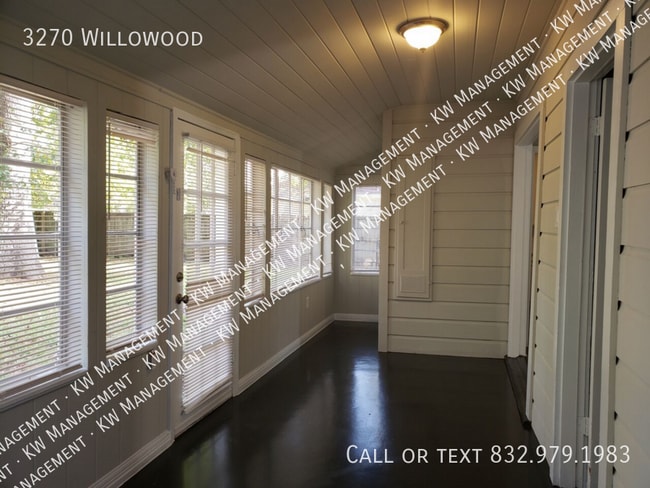 Building Photo - 3270 Willowood-