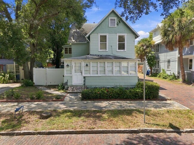 Building Photo - 524 3rd St N