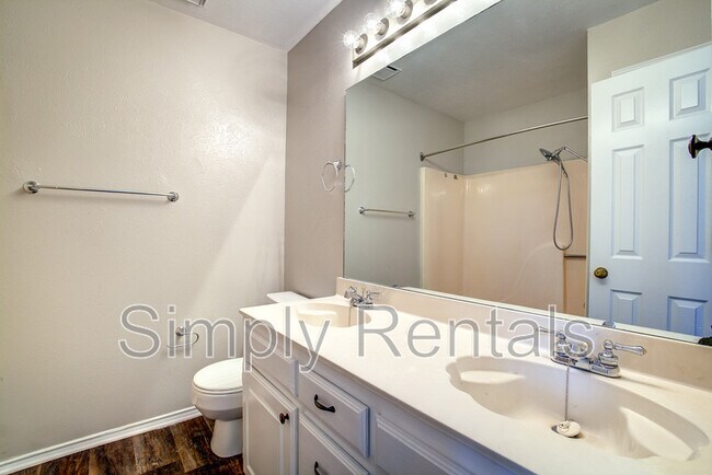 Building Photo - 2003 Hackberry Cir