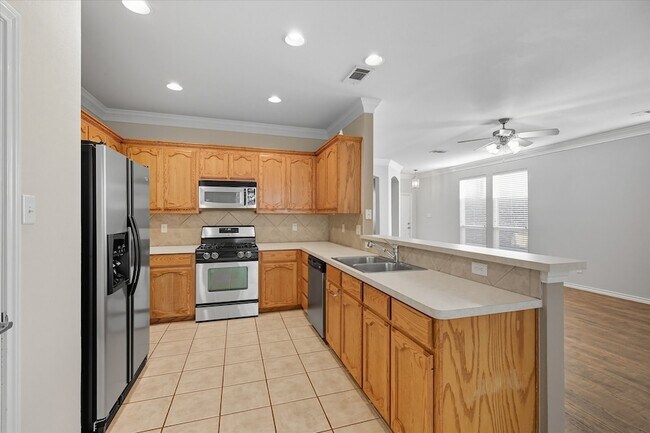 Building Photo - 3828 Confidence Dr