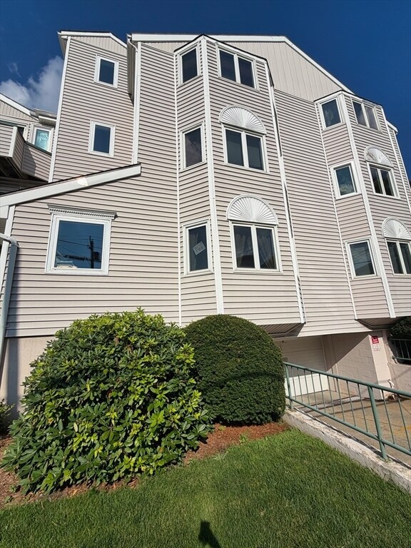 Building Photo - 624 Boston Ave