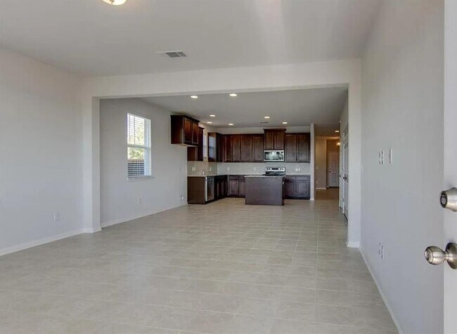 Building Photo - 240 La Escalera Dr