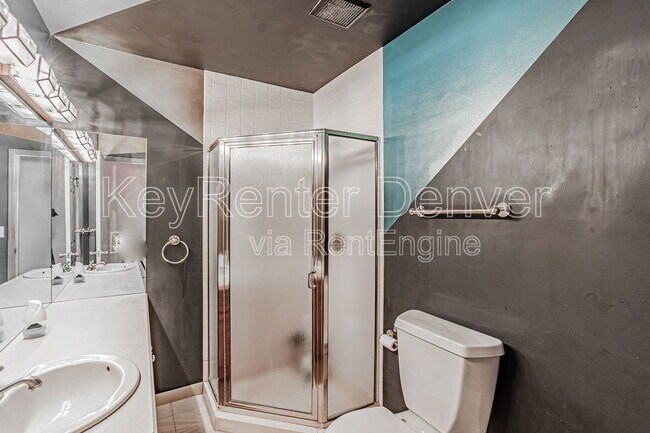 Building Photo - 990 Beech St