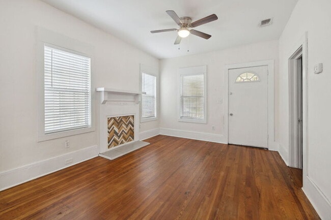 Building Photo - 687 Bridal Ave