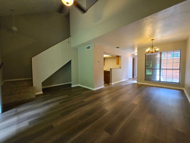 Building Photo - Rockwood Villas – 2BR/2BA Townhouse