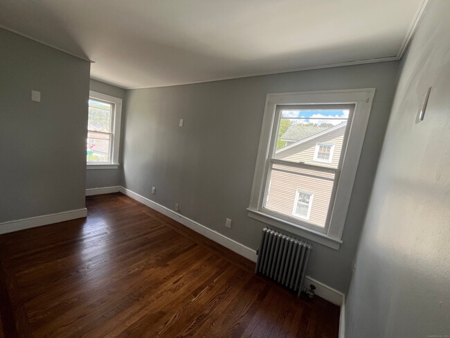 Building Photo - 486 Mohegan Ave Pkwy