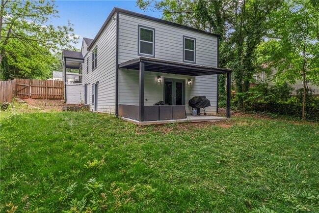 Building Photo - 1129 Graymont Dr SW