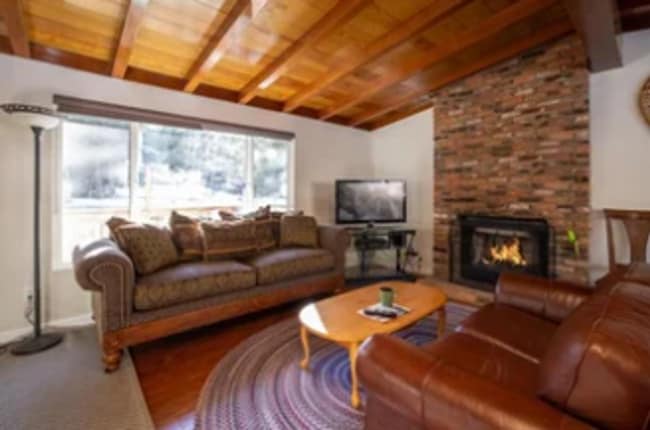 Building Photo - Warm and inviting