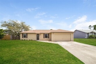 Building Photo - 631 Blackstone Ave