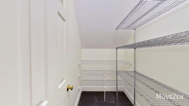 Building Photo - 5630 Colony Crossing Dr