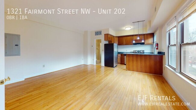 Building Photo - 1321 Fairmont St NW