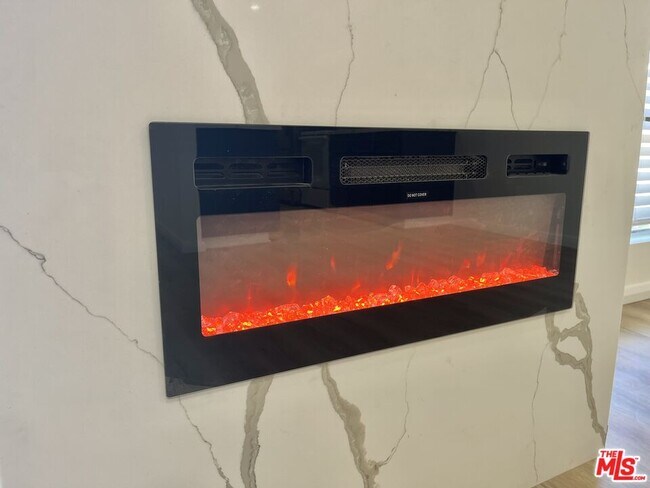 Building Photo - 1750 Camino Palmero St