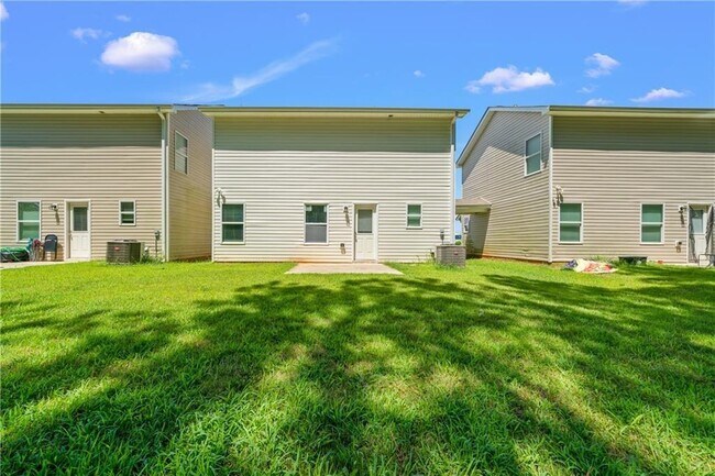 Building Photo - 631 Carlton Pointe Dr