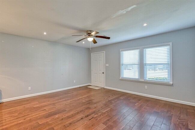 Building Photo - 3818 Noah St