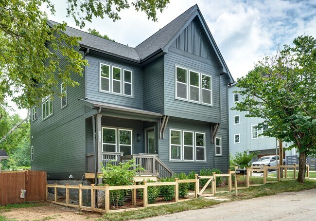 Building Photo - 2430 Little Ave