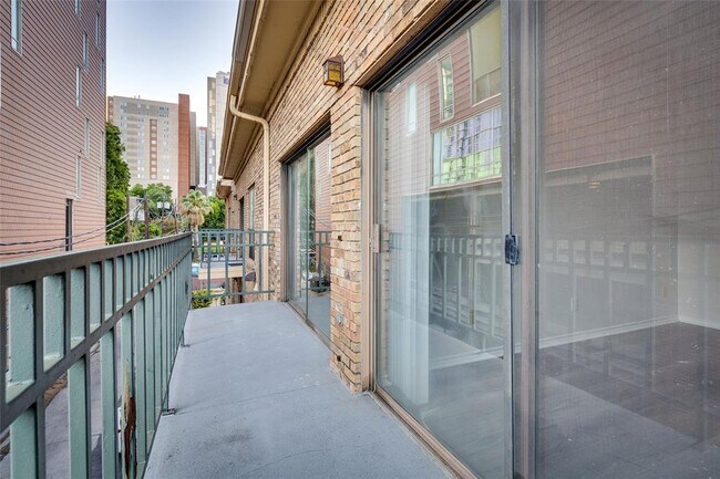 Building Photo - 1908 San Antonio St