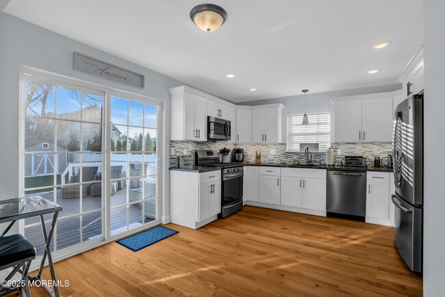 Building Photo - 132 Chelton Ave