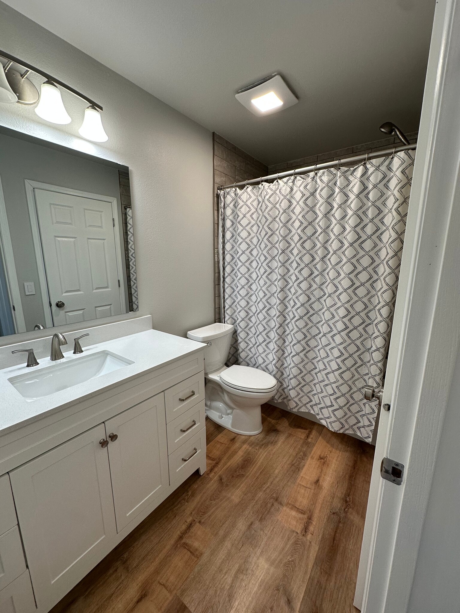 Building Photo - 1055 E Klatt Rd