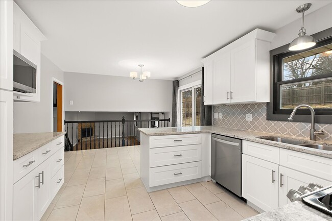 Building Photo - 7440 W Manitoba Dr