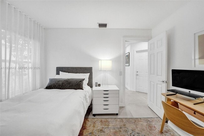 Building Photo - 648 Sand Creek Cir