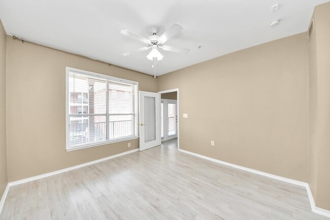 Building Photo - 2400 McCue Rd