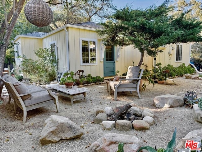 Building Photo - 314 W Aliso St