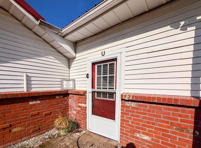 Building Photo - 6400 Gibson Ln
