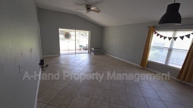Building Photo - 2527 Chatham Cir