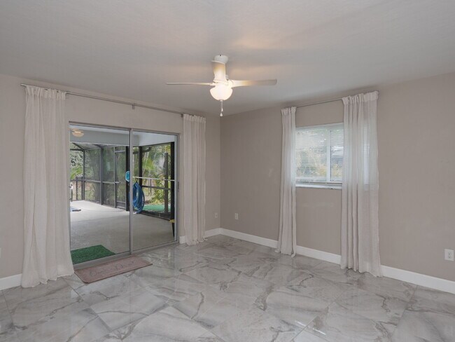 Building Photo - 153 Hourglass Dr