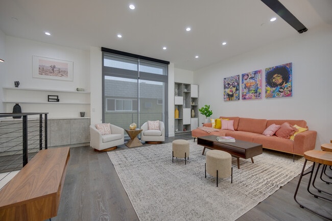 Building Photo - 4422 Riley Dr