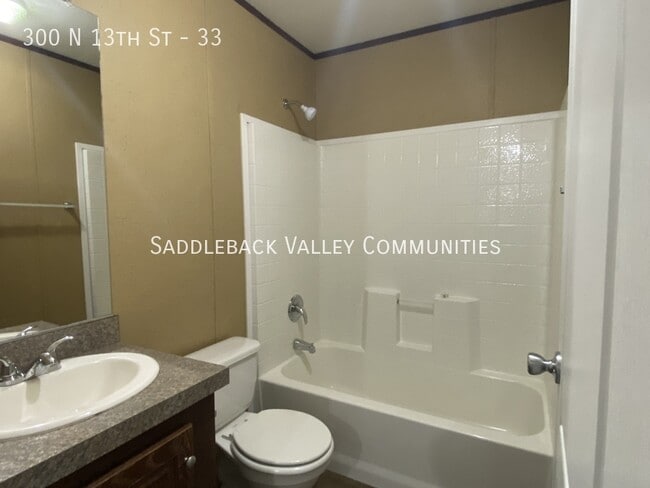 Building Photo - 300 N 13th St