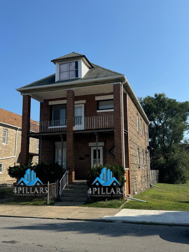 Building Photo - 1115 W 150th St