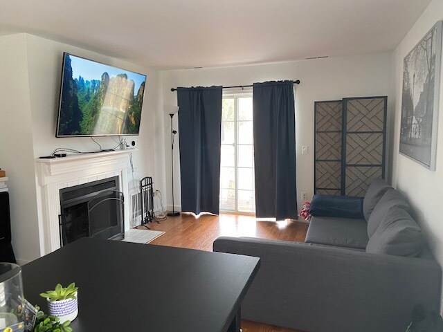 Building Photo - 20 Janet Cir