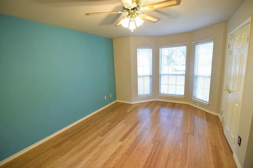 Building Photo - 4721 Stagecoach Trail