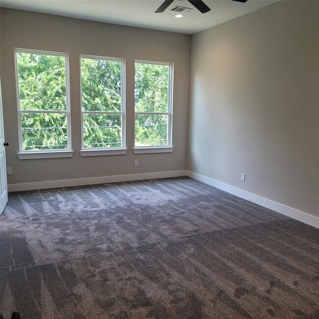Building Photo - 4207 Stassen St