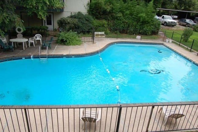 Building Photo - Westwood Apartments