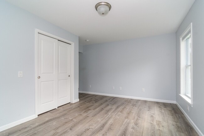 Building Photo - 280 Barlows Landing Rd