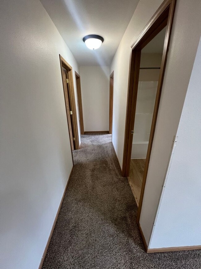 Building Photo - Northern Place Apartments 1