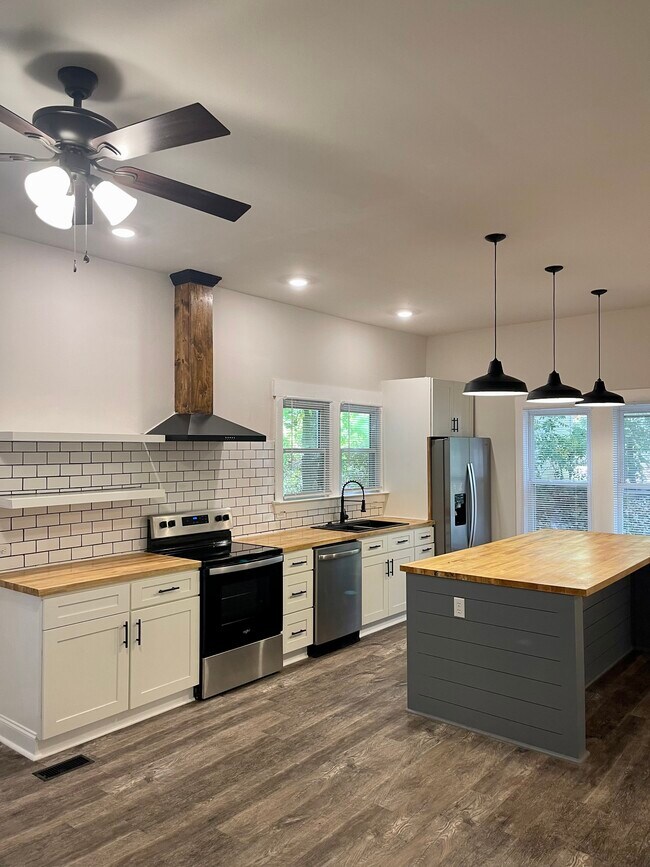 Building Photo - 113 N Patterson St