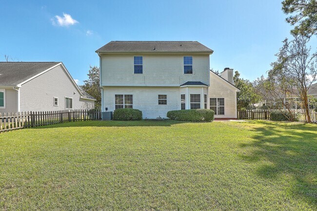 Building Photo - Gorgeous 2 Story Home In Belle Hall!