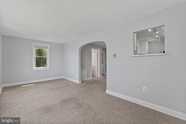 Building Photo - 1072 River Bay Rd