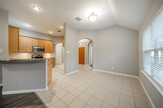 Building Photo - 8409 Luzerne Dr
