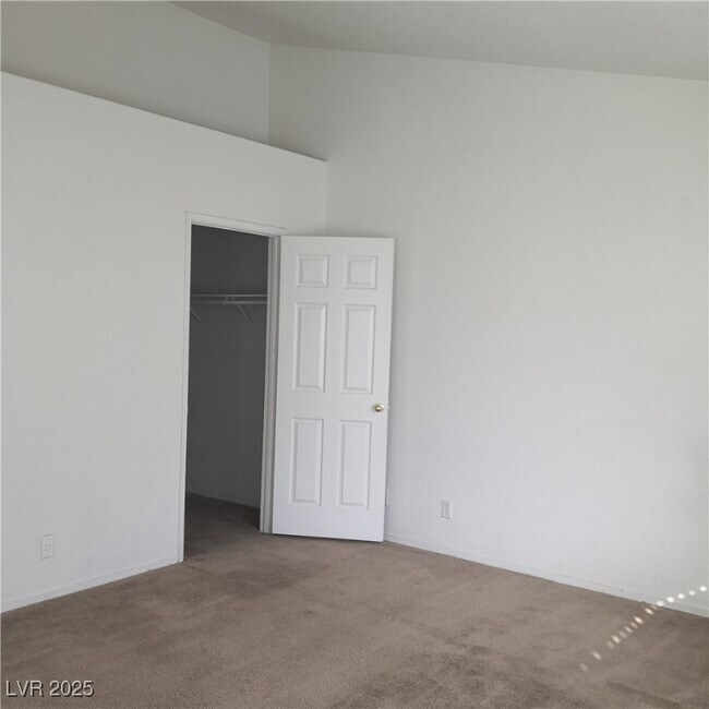 Building Photo - 5026 S Rainbow Blvd