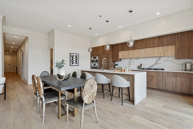 Building Photo - 3951 N Wayne Ave