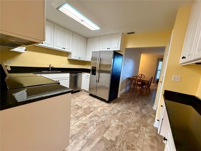 Building Photo - 1020 2nd Ave NW