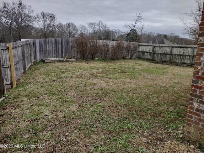 Building Photo - 446 Ash Tree Ln