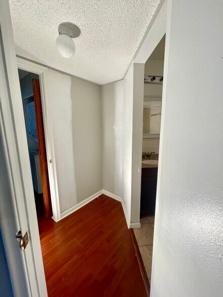 Bonus Room/ Office - 3828 Southpointe Dr