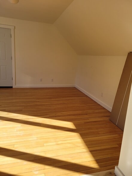 Living Room/Entryway - 34 Park St