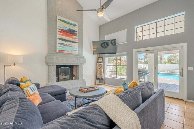 Building Photo - Long Term Luxury Furnished Rental, also av...