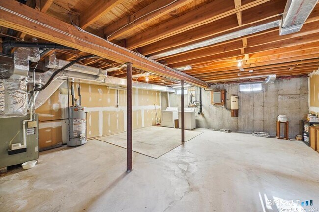 Building Photo - 17 Oak Forest Dr